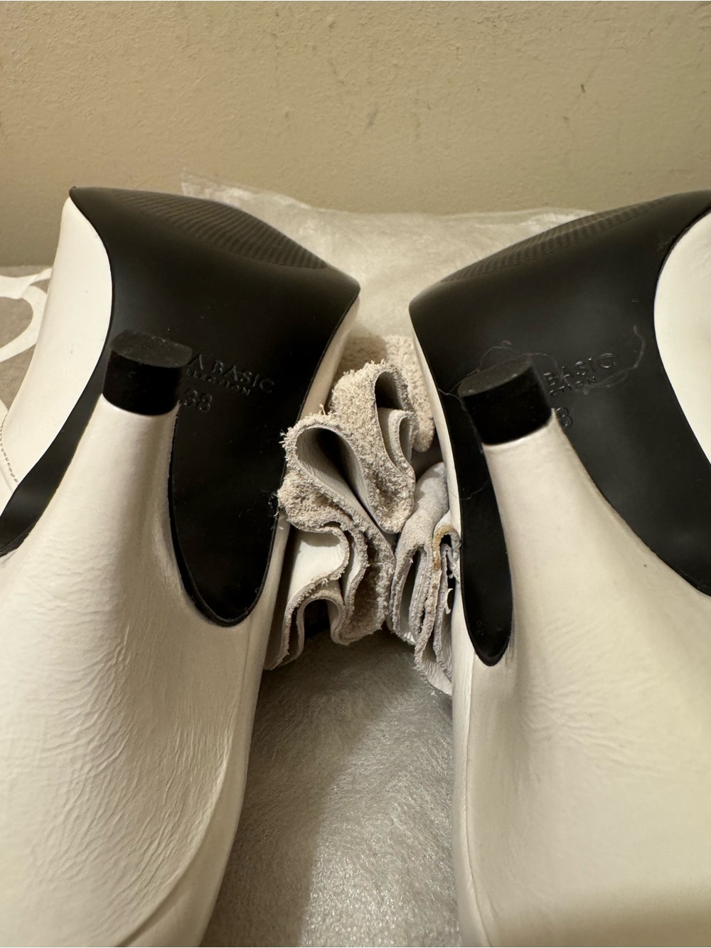 Zara White Pointed Ruffle Statement Pump Heels Size 38 NWOT - Picture 4 of 9